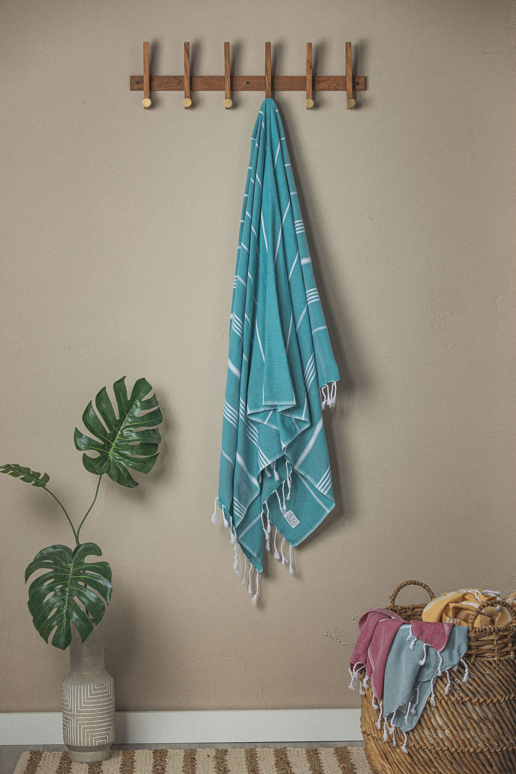 Perfect Classic Towel Collection – 40”x70” Lightweight Organic Turkish Cotton Towels in Emerald - Beach Towel photo