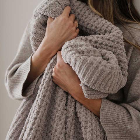 Saranoni Waffle Knit XL Throw Blankets in - photo