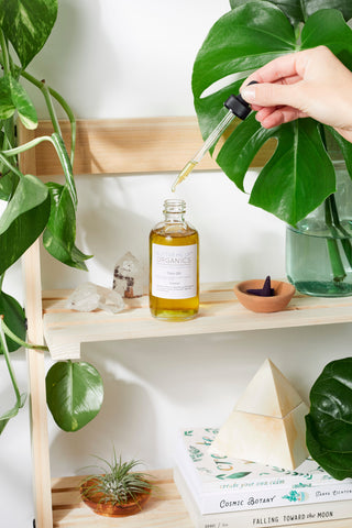 Organic Yoni Oil / Feminine Care / Women's Health / Yoni in - Body photo