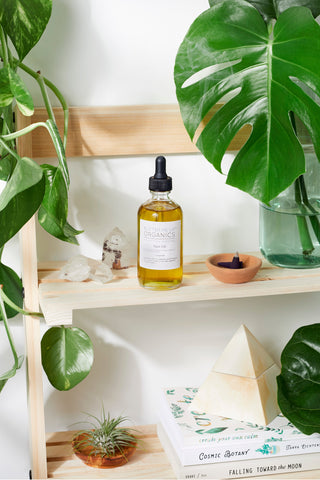 Organic Yoni Oil / Feminine Care / Women's Health / Yoni in - Body photo