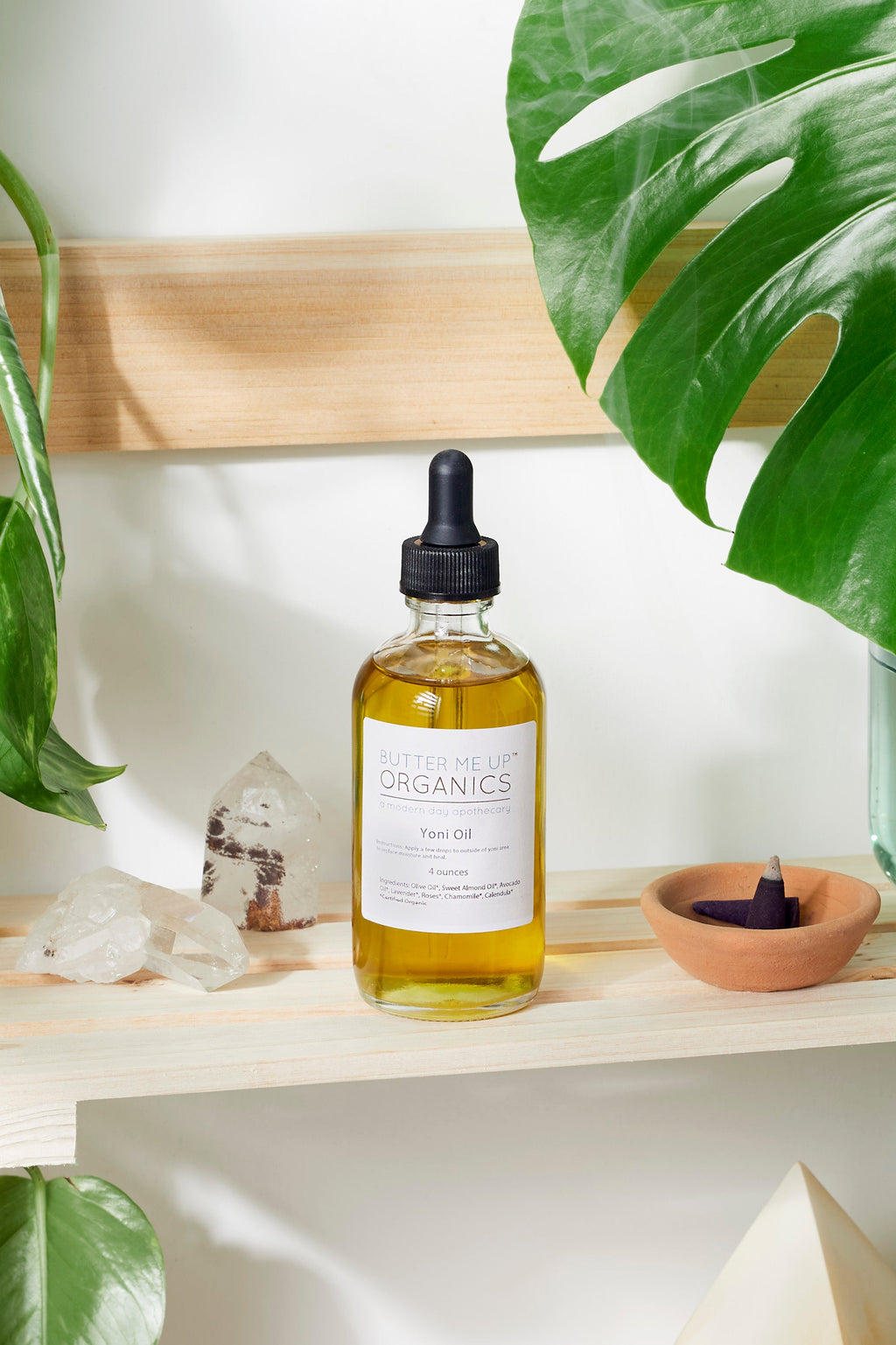 Organic Yoni Oil / Feminine Care / Women's Health / Yoni in - Body photo