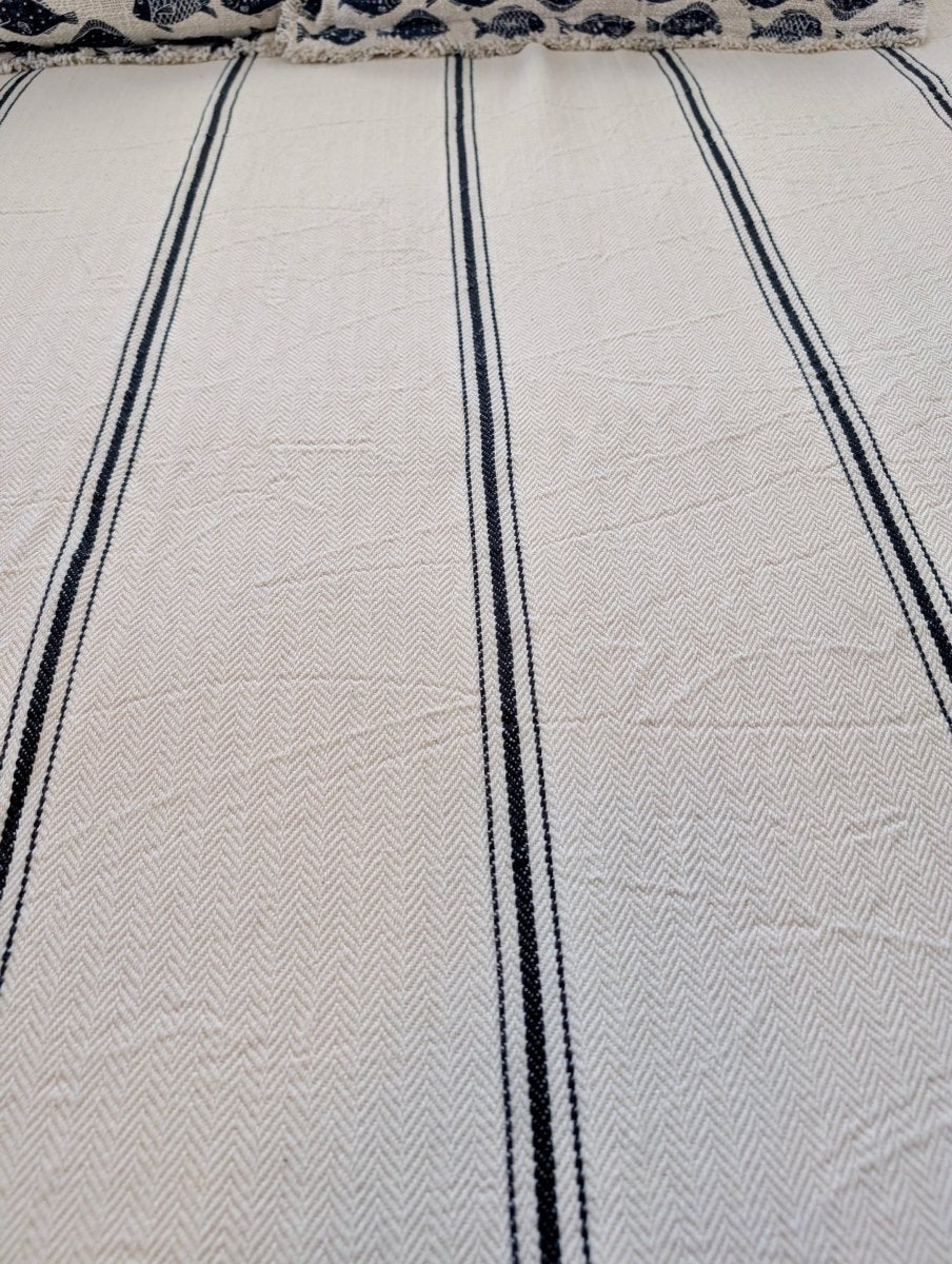 Atlas Bedspread - Elegant, Breathable & Timeless Turkish Cotton in - Blanket photo