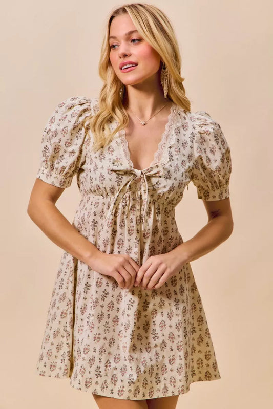 SO ME Floral Print Lace Trim Short Sleeves Mini Dress in - photo
