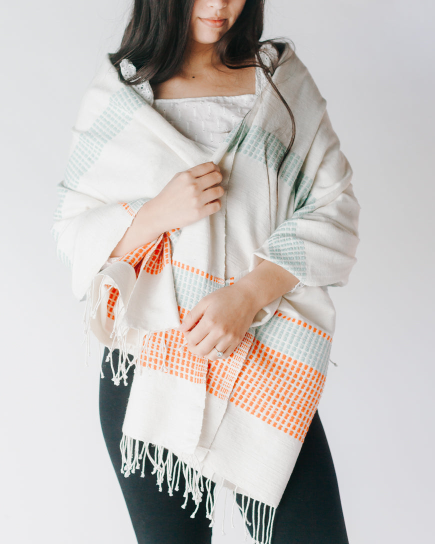Camden Handwoven Cotton Throw Blanket in - Blankets photo