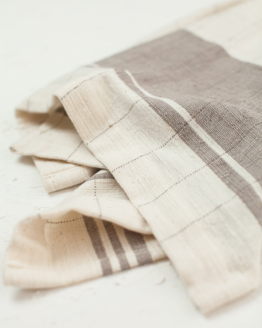 Chelsea Cotton Tea Towel in - Kitchen Towels photo