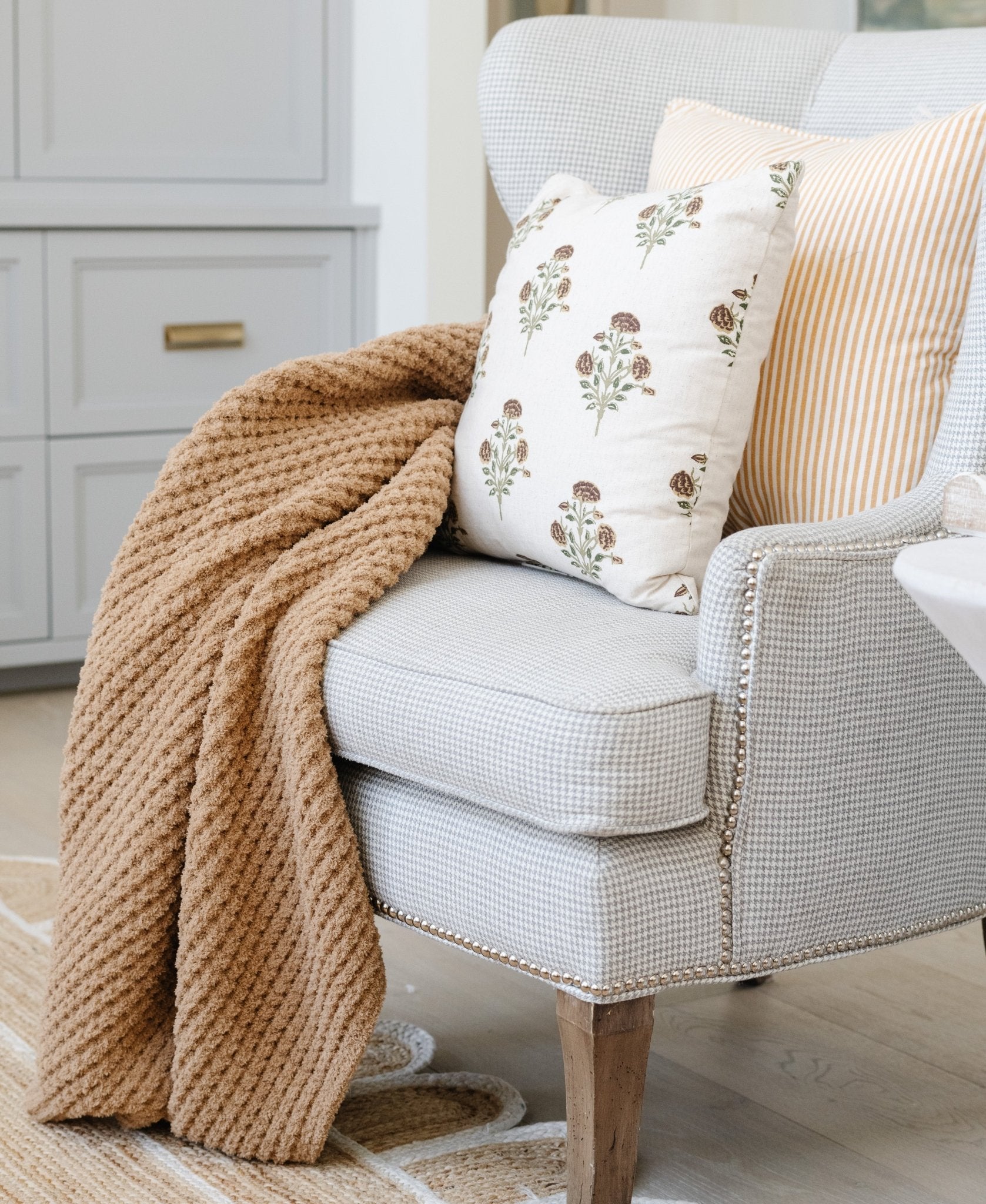 Saranoni Waffle Knit XL Throw Blankets in - photo