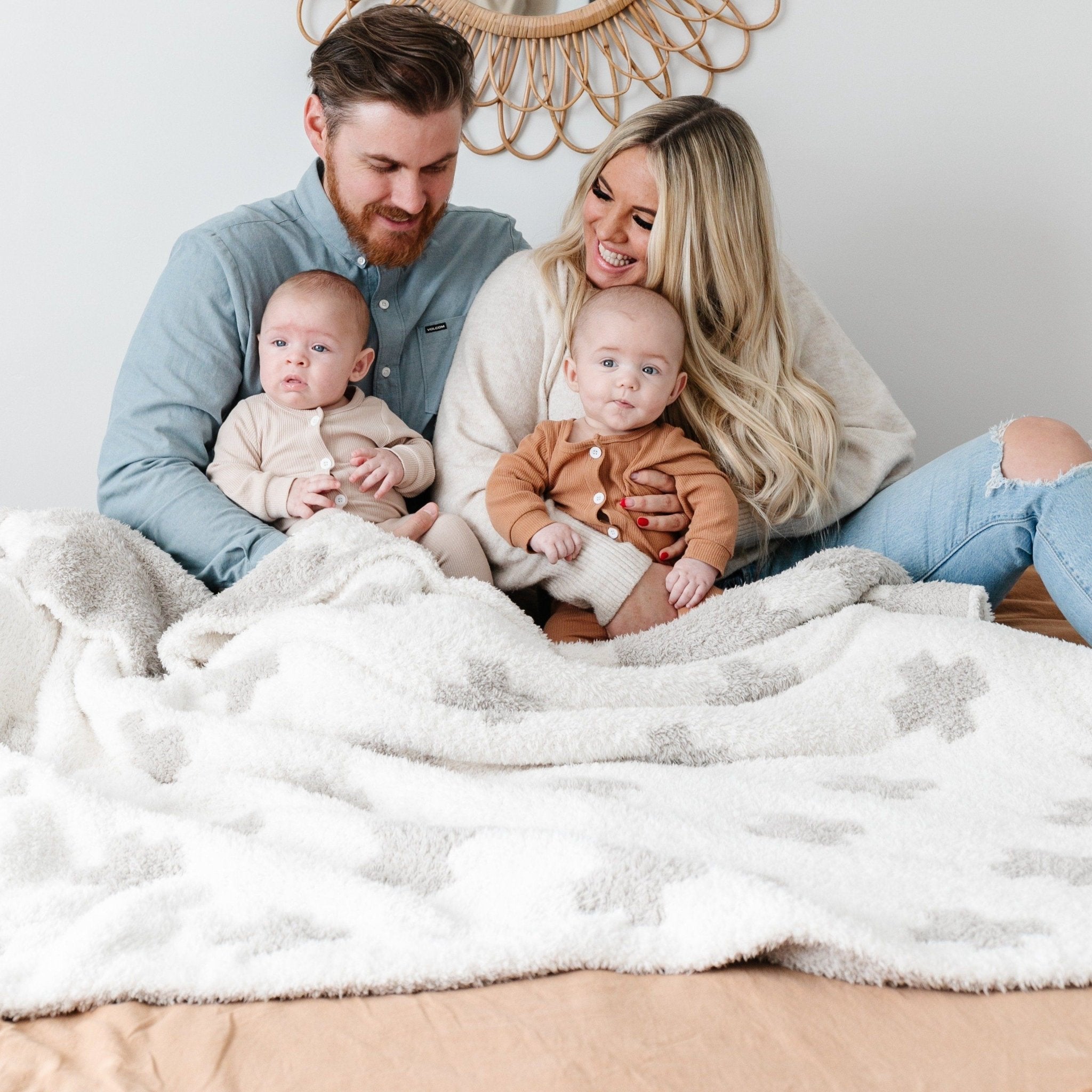 DOUBLE-LAYER BAMBONI® THROW BLANKETS in - photo