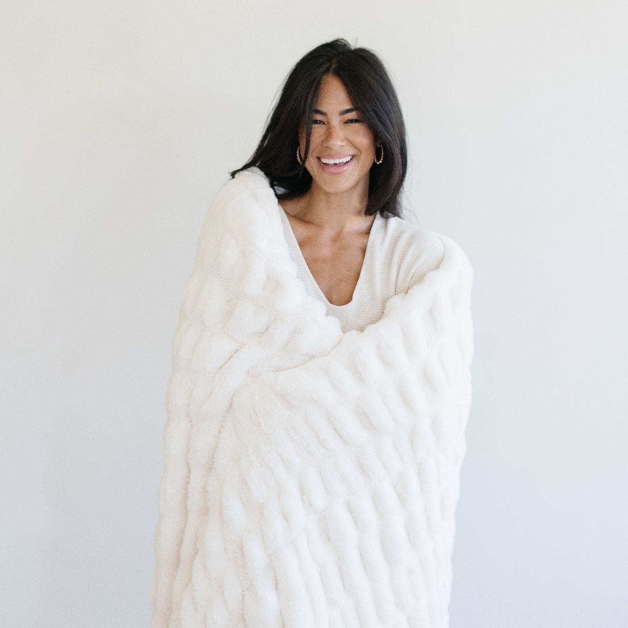 Saranoni Double Ruched Faux Fur Throw Blankets in Snow - photo