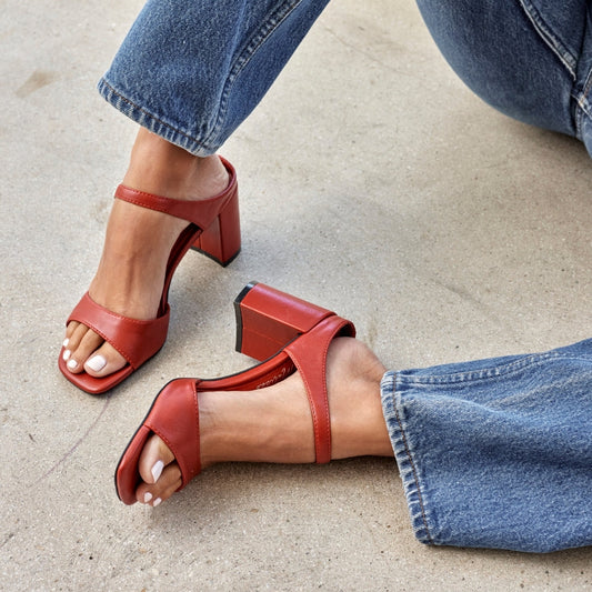 Donnie Heeled Sandal in - Sandal photo