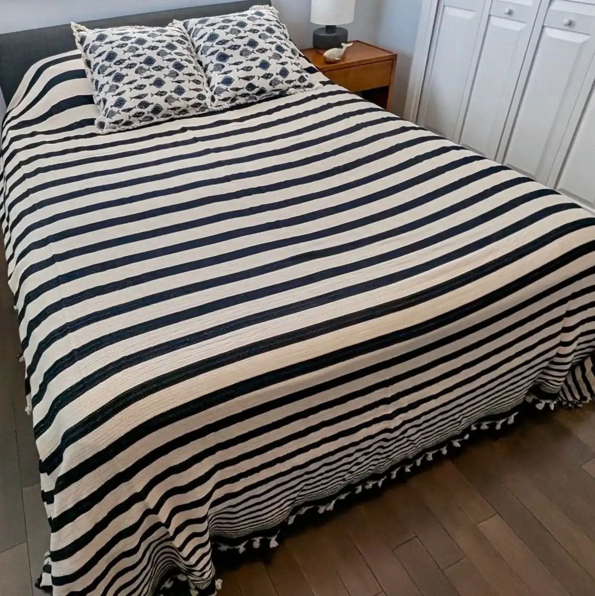 Harbor Stripe Bedspread - Classic, Breathable & Timeless Turkish Cotton