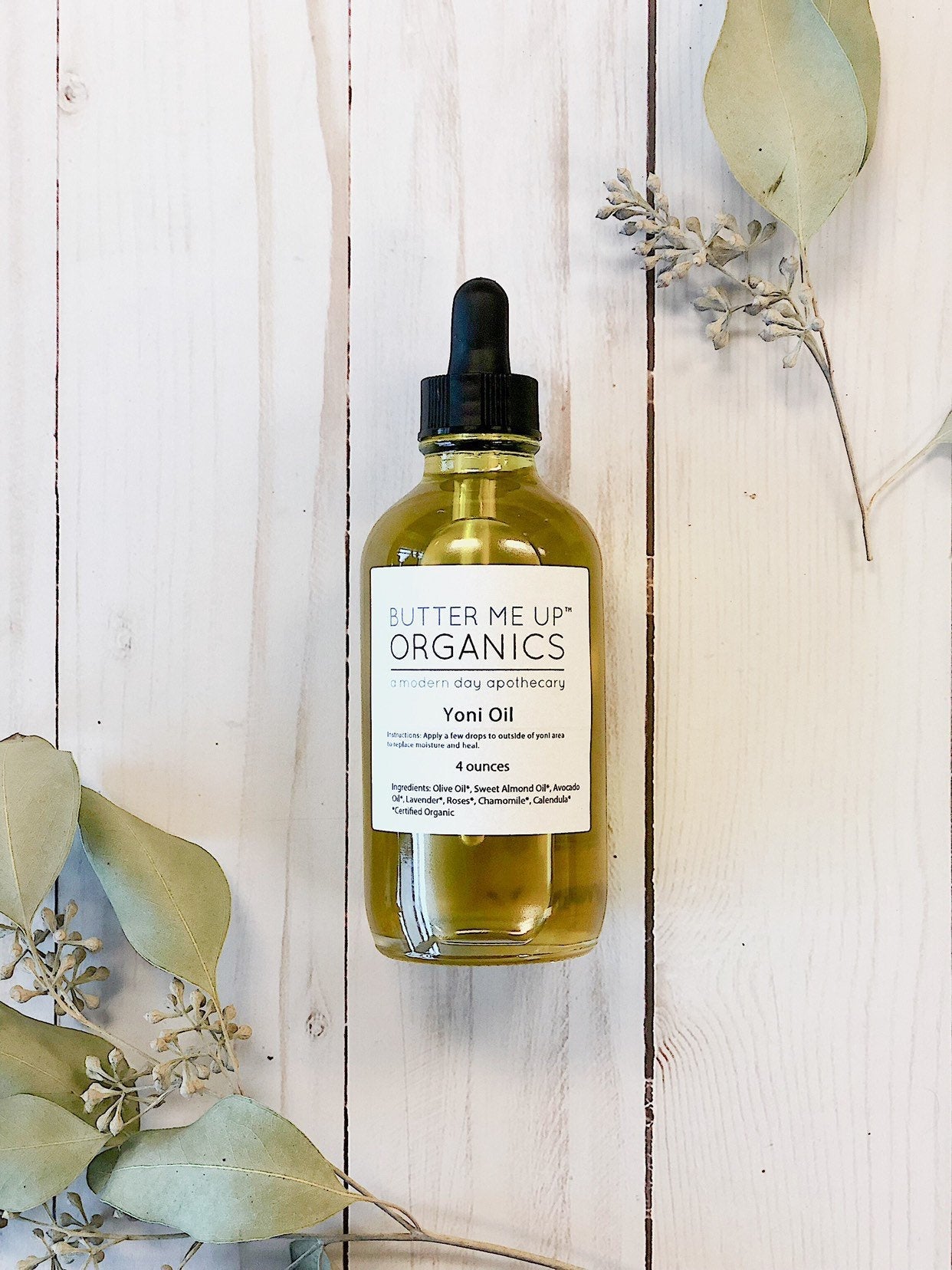 Organic Yoni Oil / Feminine Care / Women's Health / Yoni in - Body photo