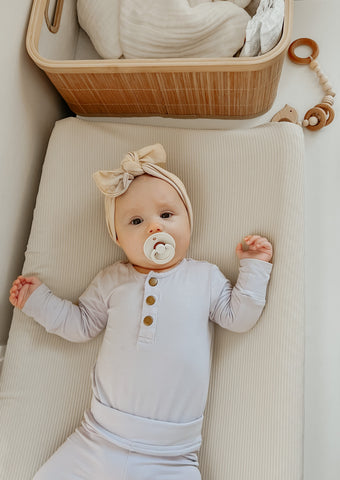 Oat Ribbed Changing Pad Cover