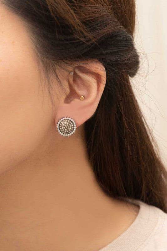 Lovoda Refined Stud Earrings in - Earrings photo