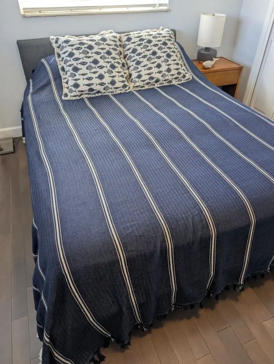 Midnight Stripe Bedspread - Elegant, Breathable & Timeless Turkish Cotton