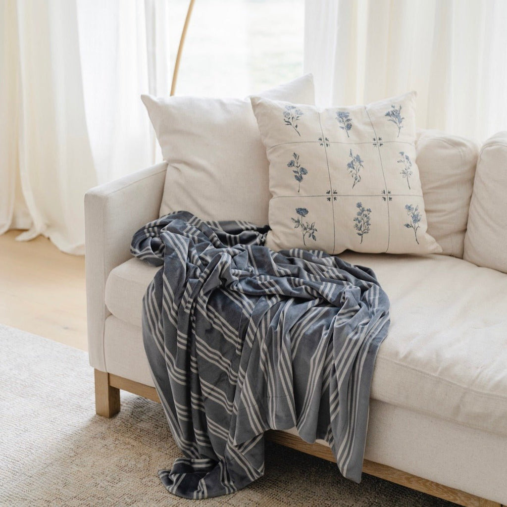 MINKY STRETCH XL THROW BLANKETS in - photo