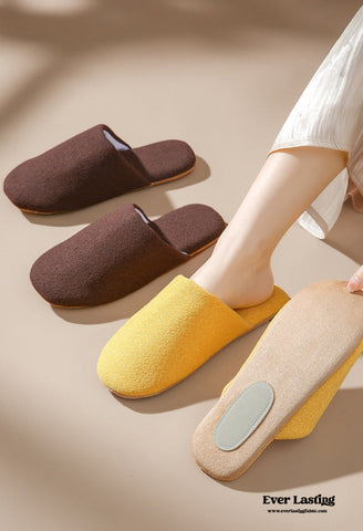 Ever Lasting Modern House Slipper / White