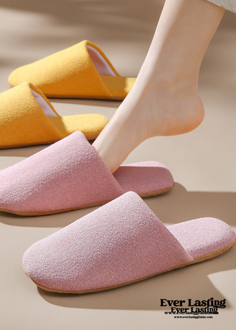 Ever Lasting Modern House Slipper / White