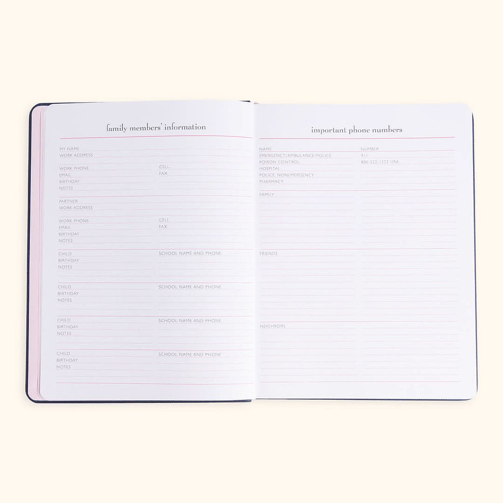 Mom Agenda Desktop 12-Month Planner 2026 in - retail photo