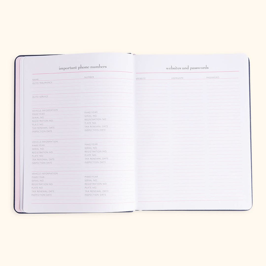 Mom Agenda Desktop 12-Month Planner 2026 in - retail photo