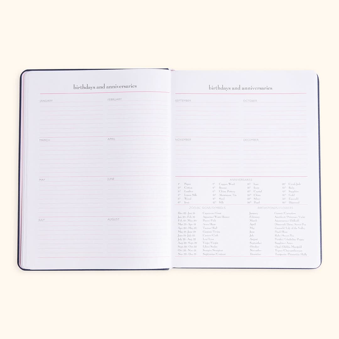 Mom Agenda Desktop 12-Month Planner 2026 in - retail photo