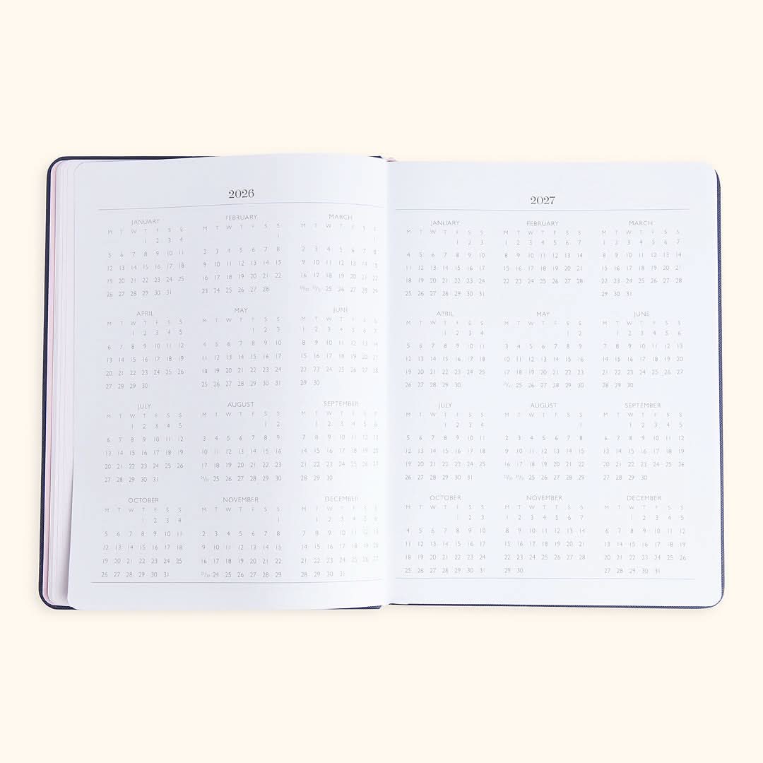 Mom Agenda Desktop 12-Month Planner 2026 in - retail photo