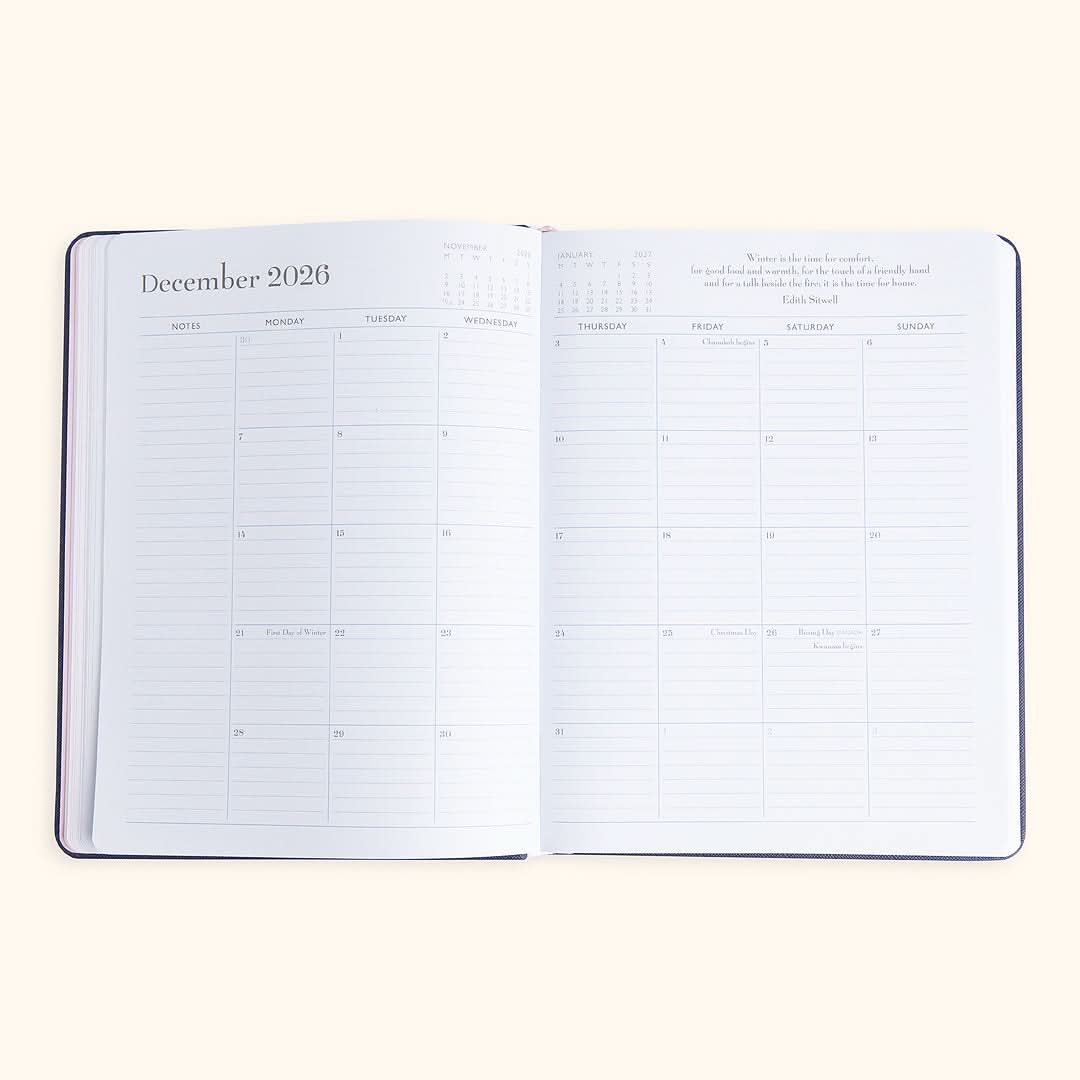 Mom Agenda Desktop 12-Month Planner 2026 in - retail photo