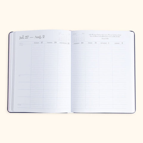 Mom Agenda Desktop 12-Month Planner 2026 in - retail photo