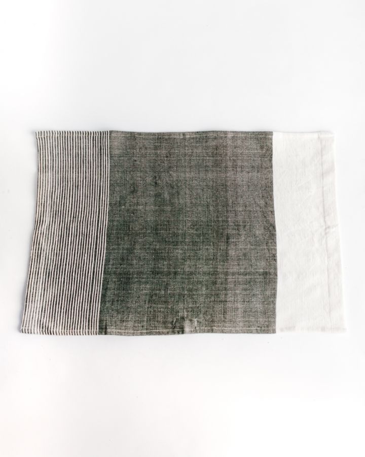 Chesapeake Cotton Tea Towel in - Kitchen Towels photo