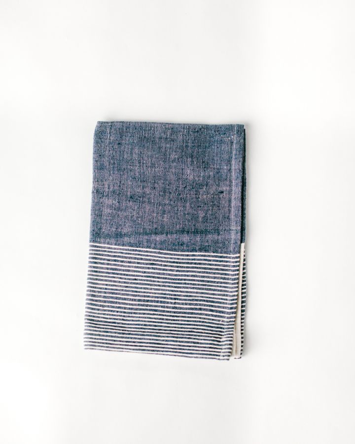Chesapeake Cotton Tea Towel in - Kitchen Towels photo