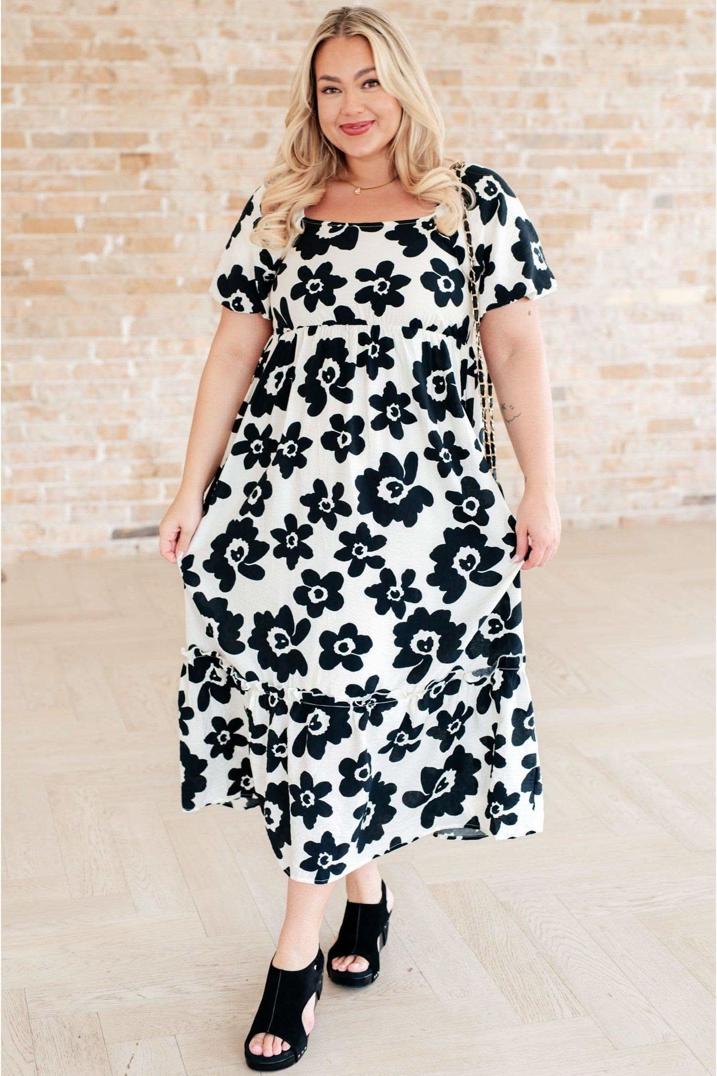 hot topic dresses The Hot Topic Square Neck Floral Dress Small
