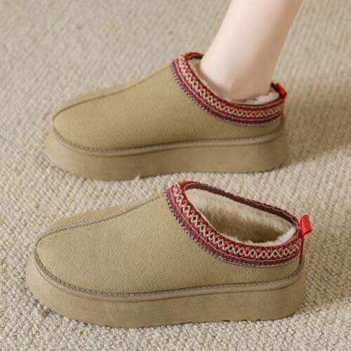 Maya Faux Fur Center-Seam Slippers - SwagglyLife Home & Fashion
